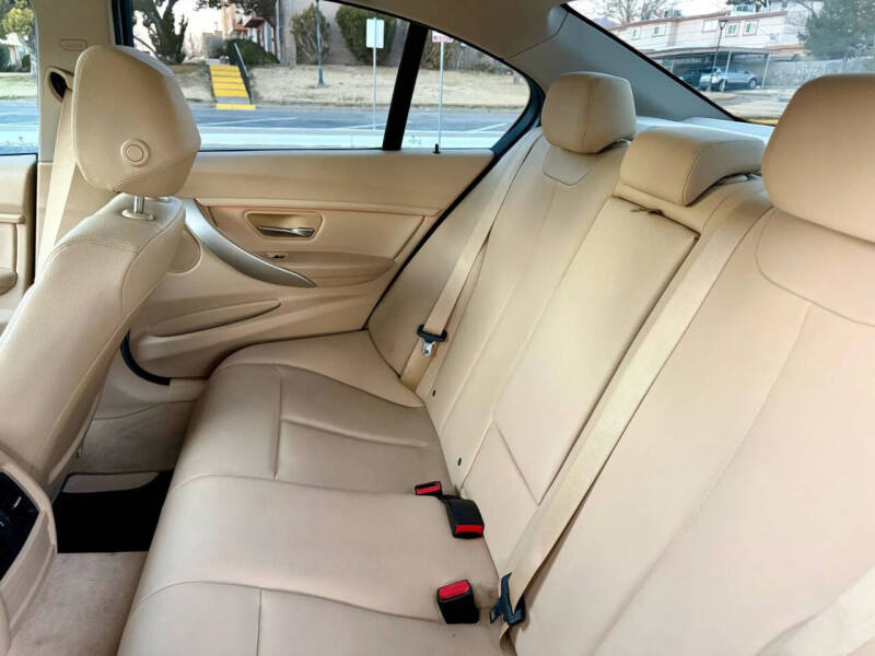 2016 BMW 3 Series 320i