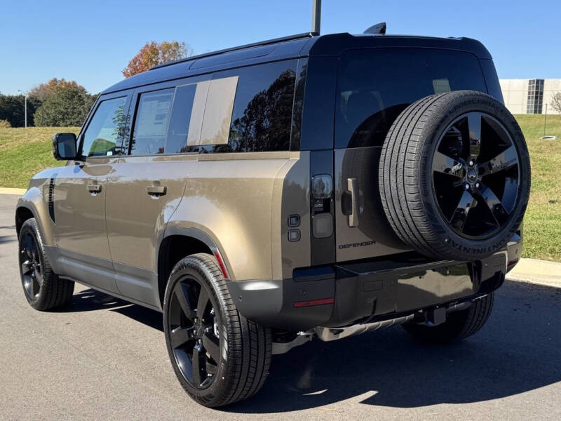 2026 Land Rover Defender 110 P300 S