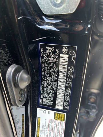 2015 Toyota Prius v Three