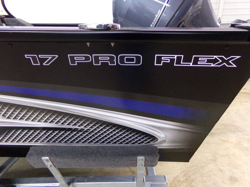 2022 STARWELD BY SMOKERCRAFT 17 FLEX PRO DC