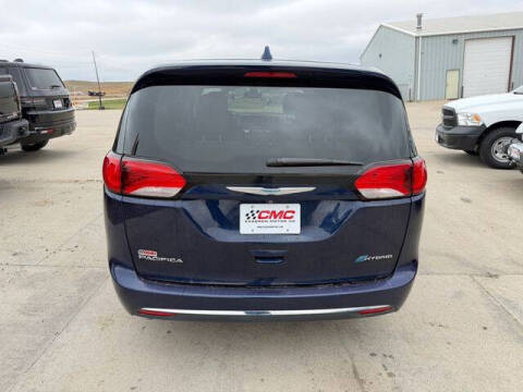 2017 Chrysler Pacifica Hybrid Touring Plus