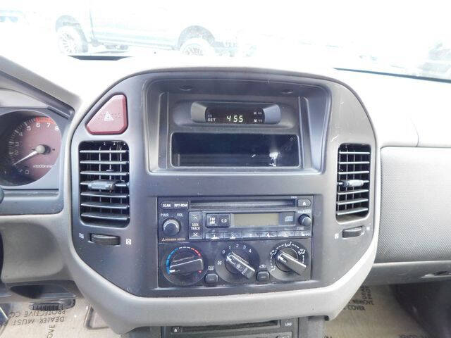 2002 Mitsubishi Montero XLS