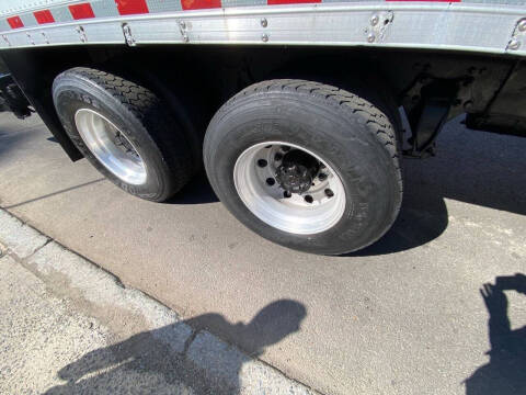 2005 Freightliner M2 106