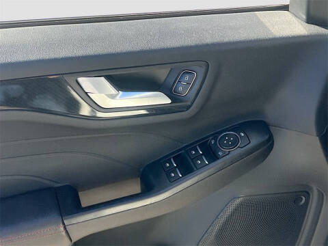 2025 Ford Escape Hybrid ST-Line Select