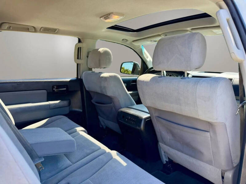 2017 Toyota Sequoia SR5