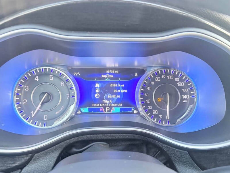 2016 Chrysler 200 C