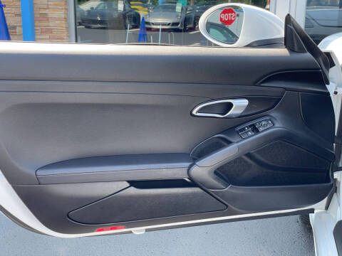 2024 Porsche 718 Boxster S