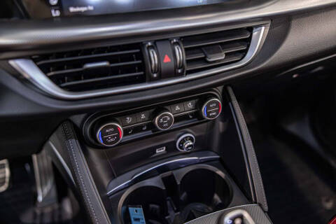 2022 Alfa Romeo Stelvio Veloce