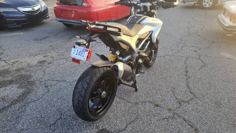 2013 Ducati HYPERMOTARD 821