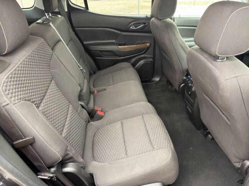 2017 GMC Acadia SLE-2