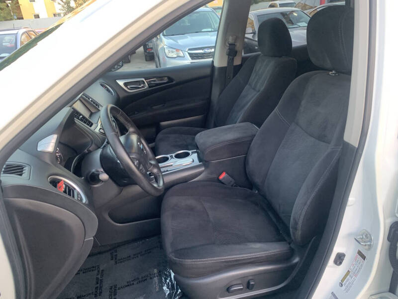 2014 Nissan Pathfinder SV