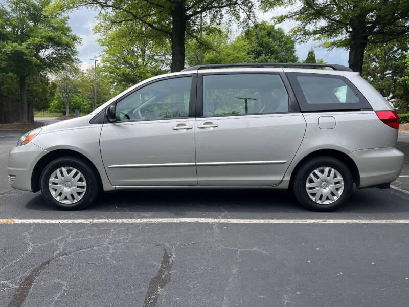 2005 Toyota Sienna CE 8 Passenger