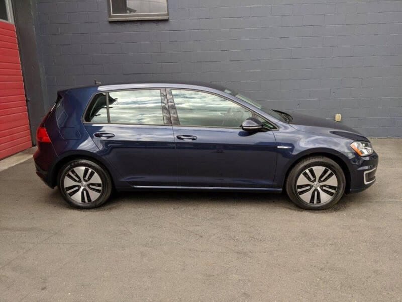 2016 Volkswagen e-Golf SE