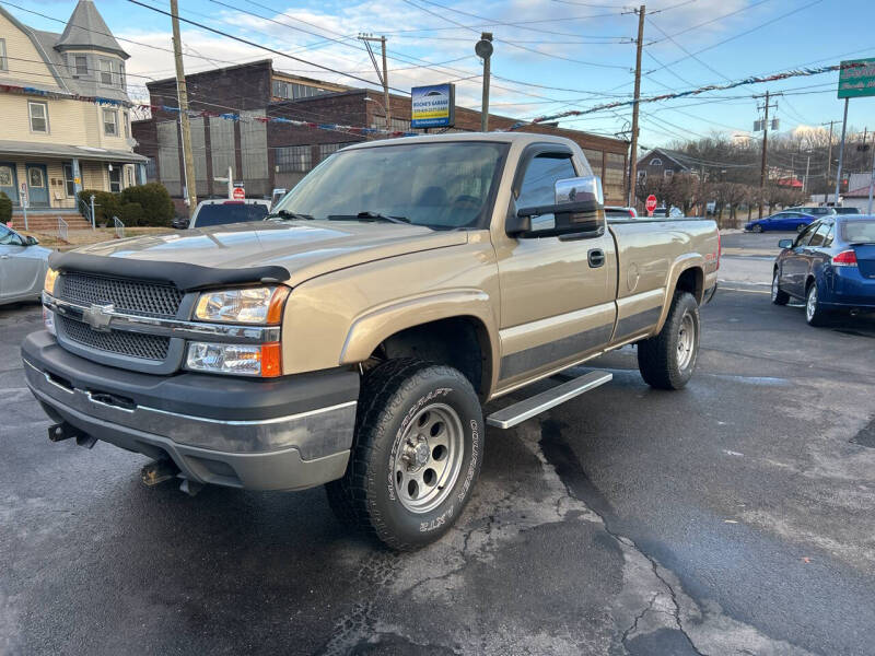 2004 Chevrolet Silverado 1500 Work Truck's photo