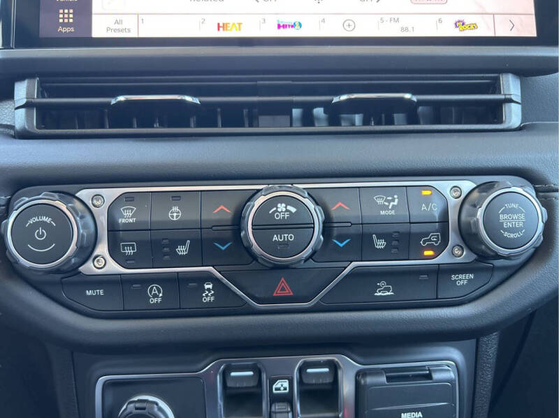 2026 Jeep Gladiator Sahara