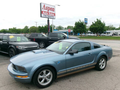 2005 Ford Mustang V6 Deluxe