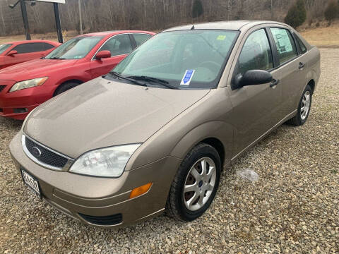 2005 Ford Focus for sale at Court House Cars, LLC in Chillicothe OH