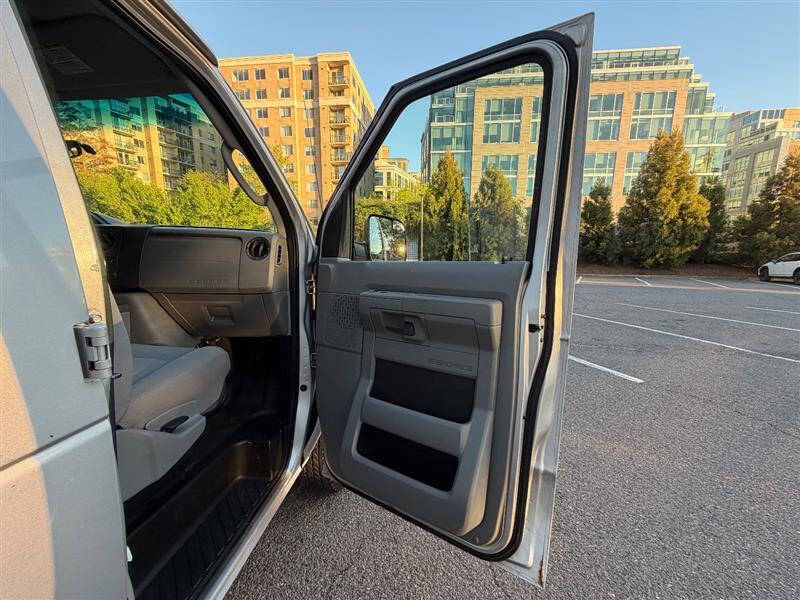 2009 Ford E-Series E-250