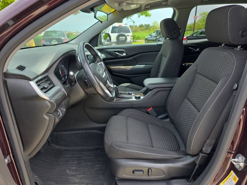 2017 GMC Acadia SLE-2