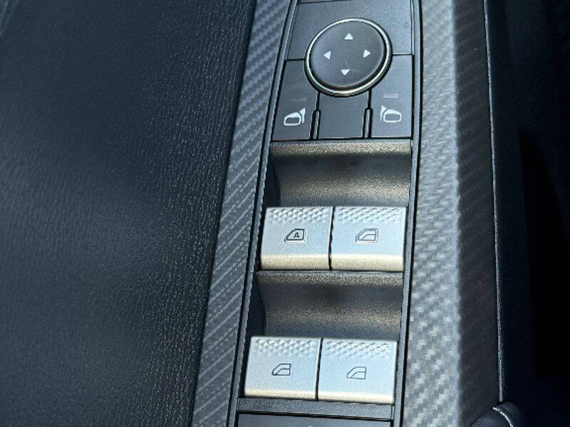 2025 Mitsubishi Outlander ES