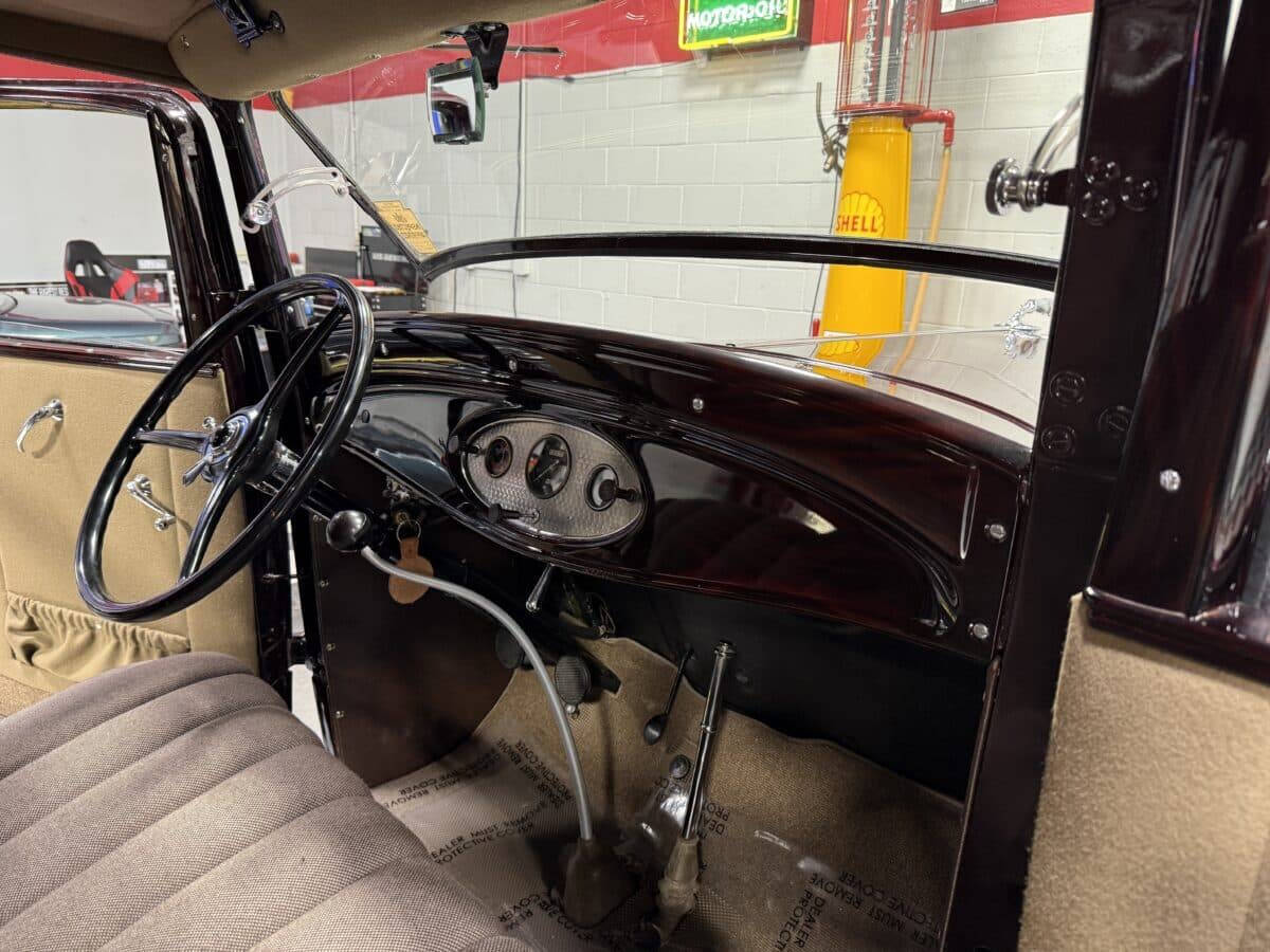 1932 Ford Model 18 42