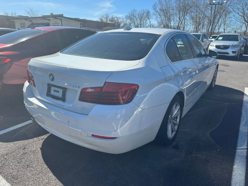 2016 BMW 5 Series 528i