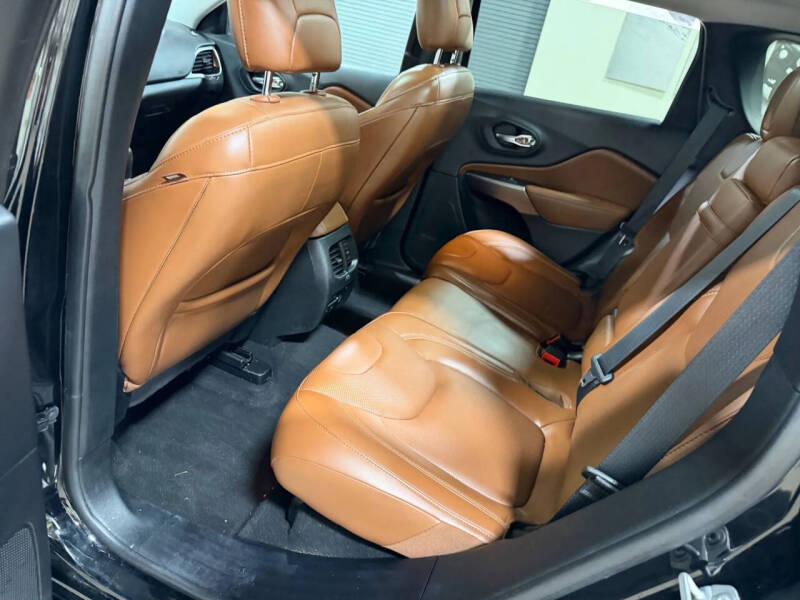 2019 Jeep Cherokee Overland