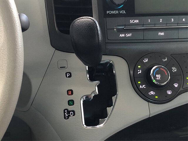 2013 Toyota Sienna L 7-Passenger