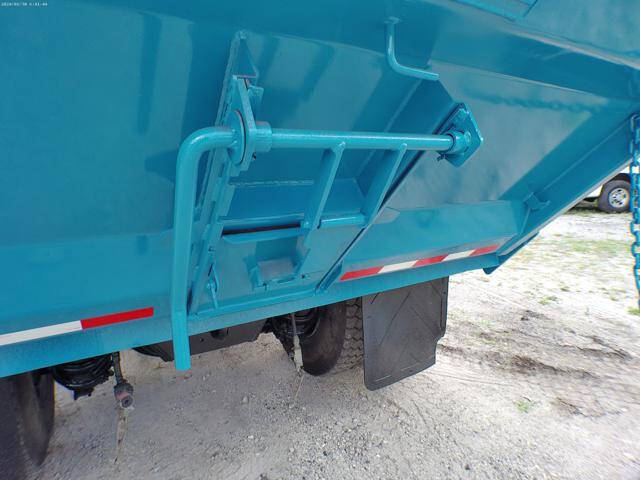 2015 Freightliner M2 106