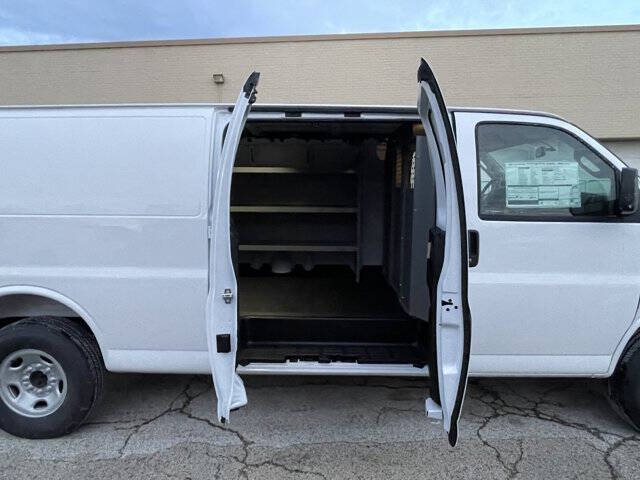 2025 Chevrolet Express 2500