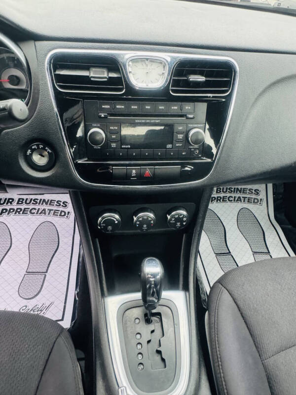 2013 Chrysler 200 Touring