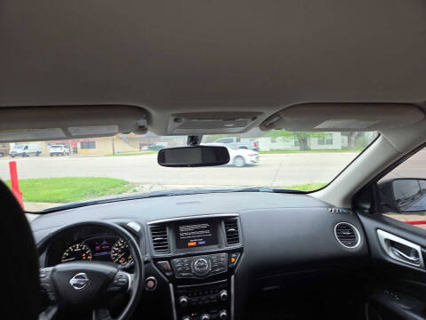 2018 Nissan Pathfinder S