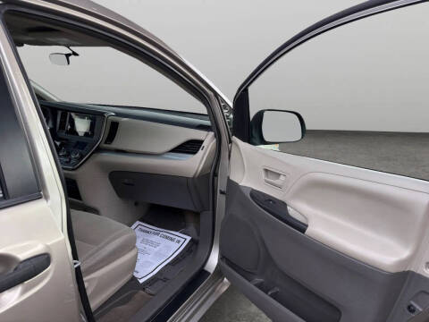 2017 Toyota Sienna L 7-Passenger