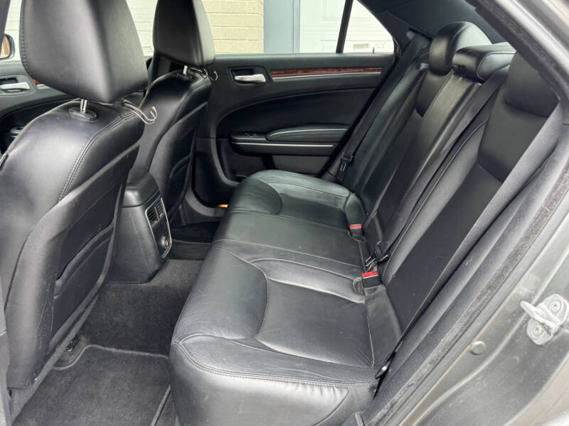 2012 Chrysler 300 Limited