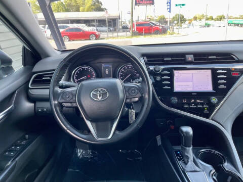 2020 Toyota Camry SE