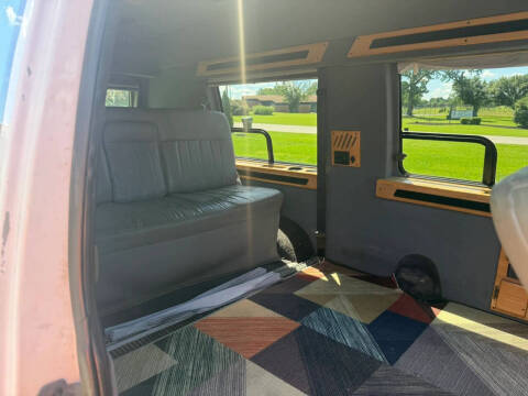 2001 Ford E-Series E-250 SD
