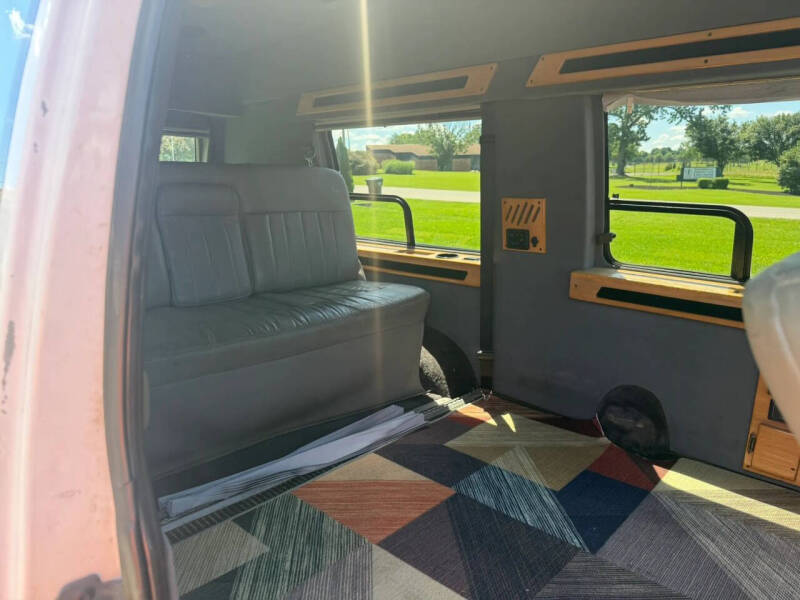 2001 Ford E-Series E-250 SD