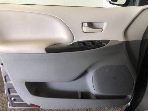 2013 Toyota Sienna L 7-Passenger