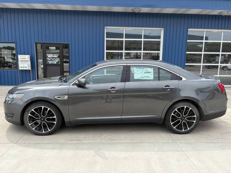 2018 Ford Taurus SEL's photo