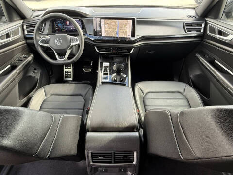 2026 Volkswagen Atlas Cross Sport SEL R-Line Black 4Motion