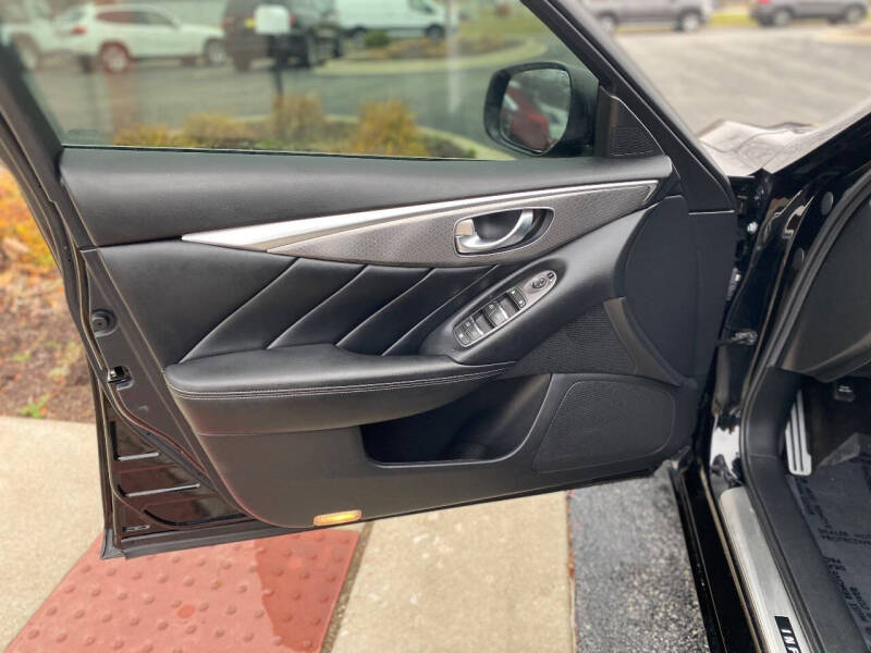 2015 Infiniti Q50 Sport