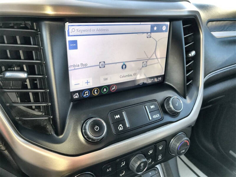 2023 GMC Acadia Denali