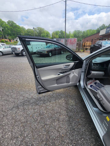 2017 Toyota Camry LE