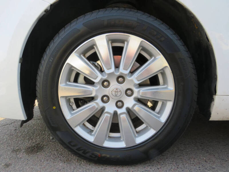 2017 Toyota Sienna LE 7-Passenger