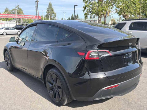 2025 Tesla Model Y Long Range