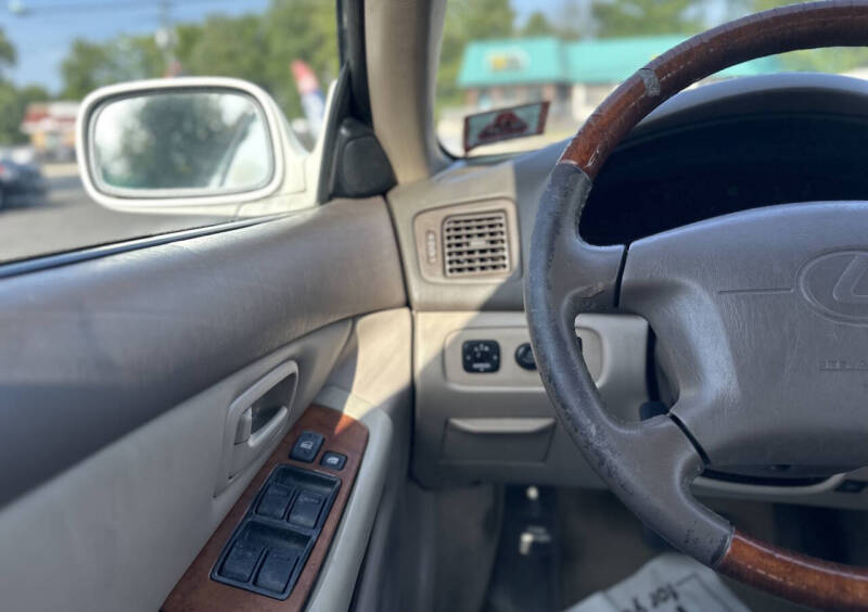 2000 Lexus ES 300