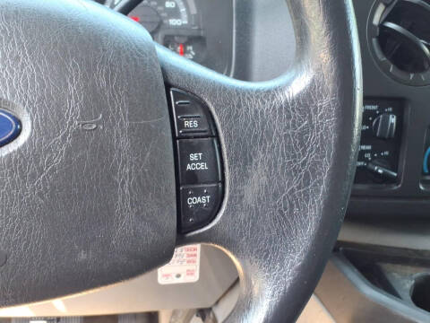 2013 Ford E-Series E-350 SD XLT