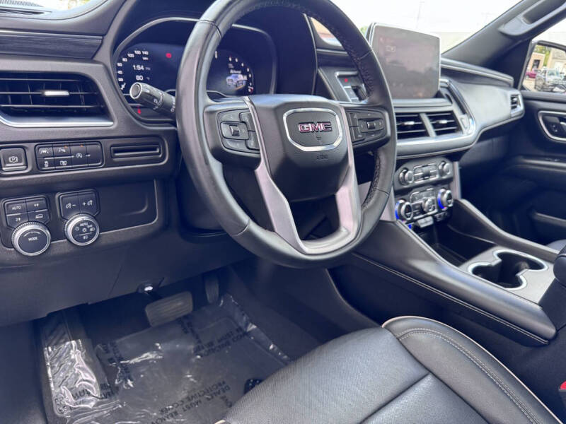 2023 GMC Yukon XL SLT