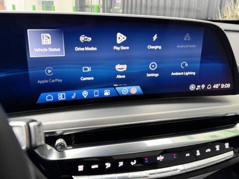 2025 Cadillac LYRIQ Luxury 1