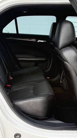 2011 Chrysler 300 C